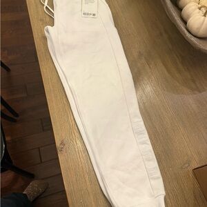 Lululemon white HR Jogger NWT
